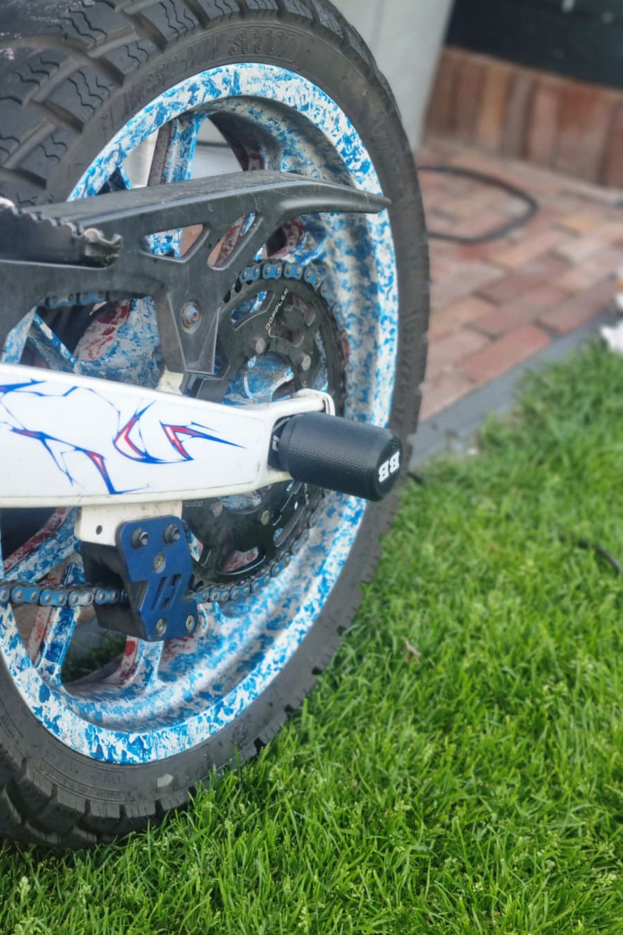 Derbi/Aprilia Axle Slider